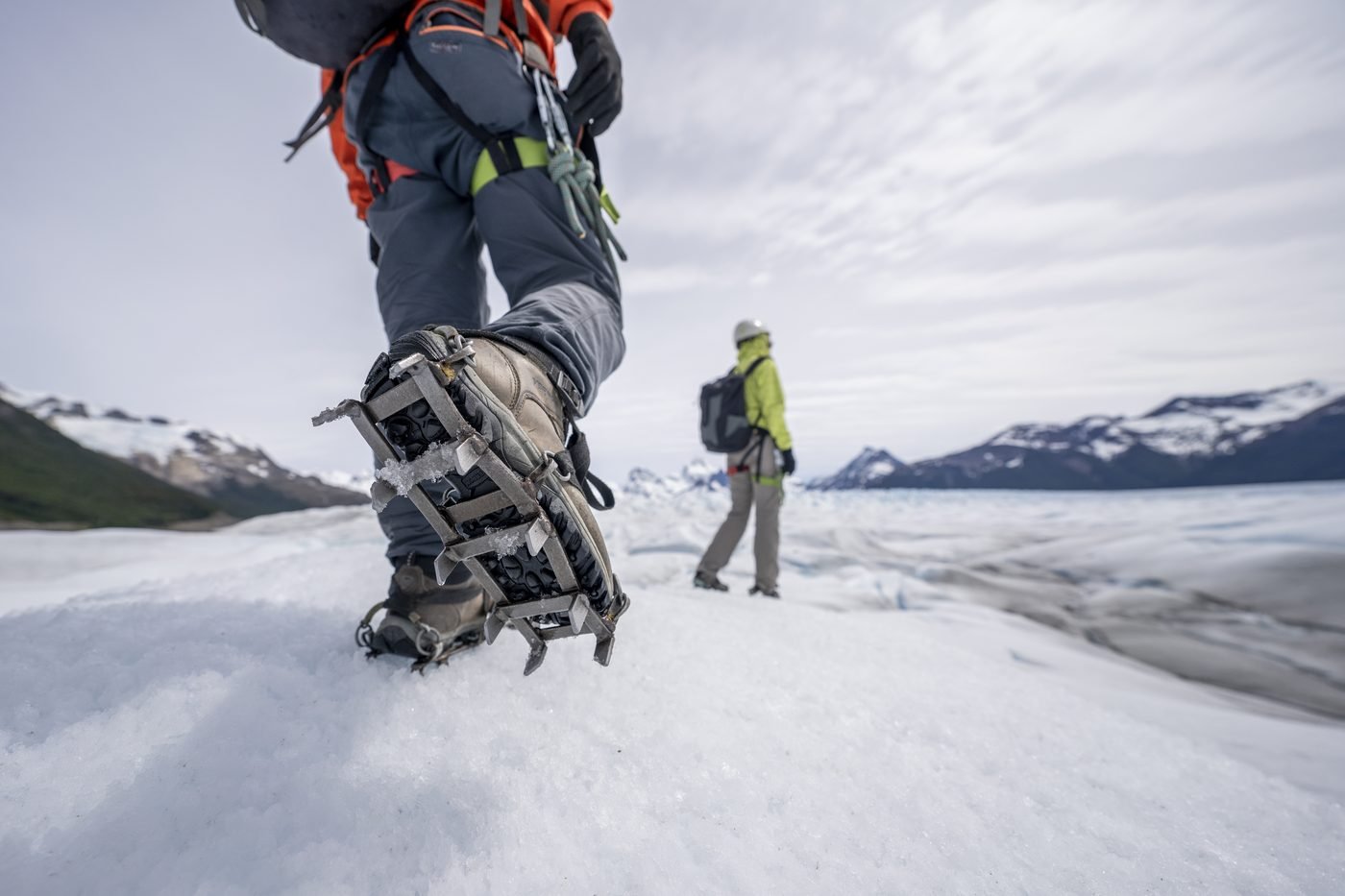 Caminata con crampones sobre el hielo