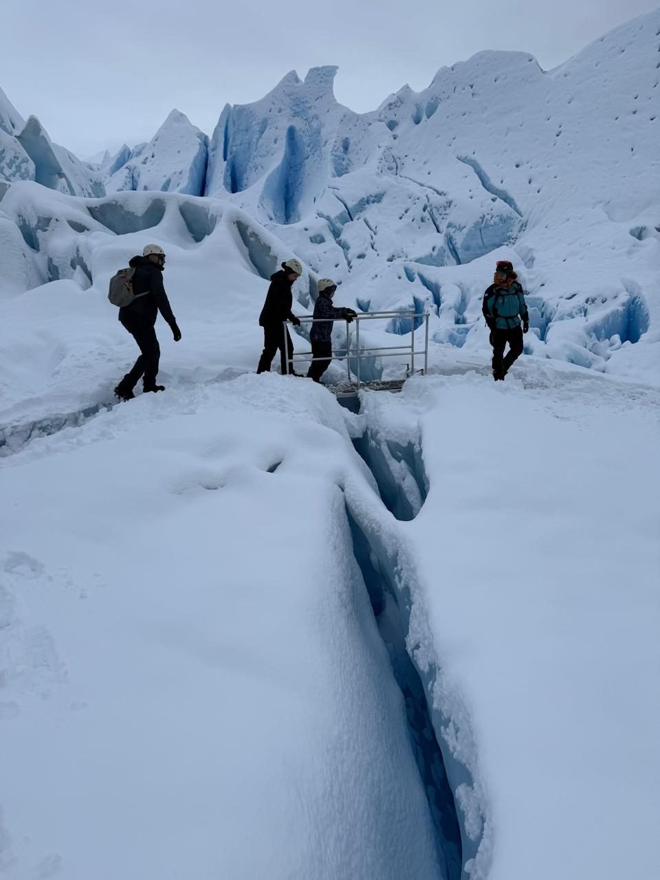 Cruzando la grieta nevada